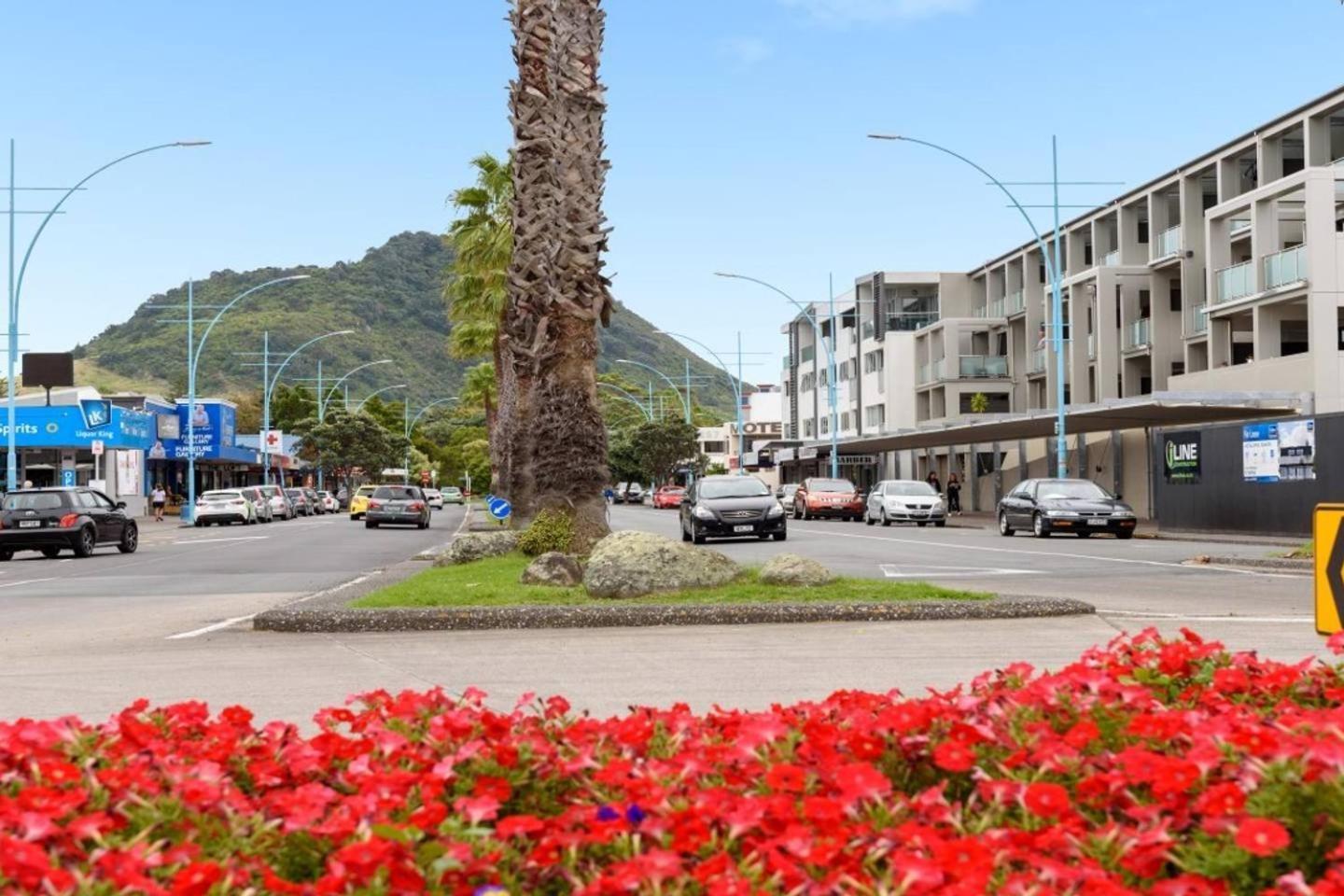 Stylish And Spacious, Downtown Mount Maunganui Exterior foto