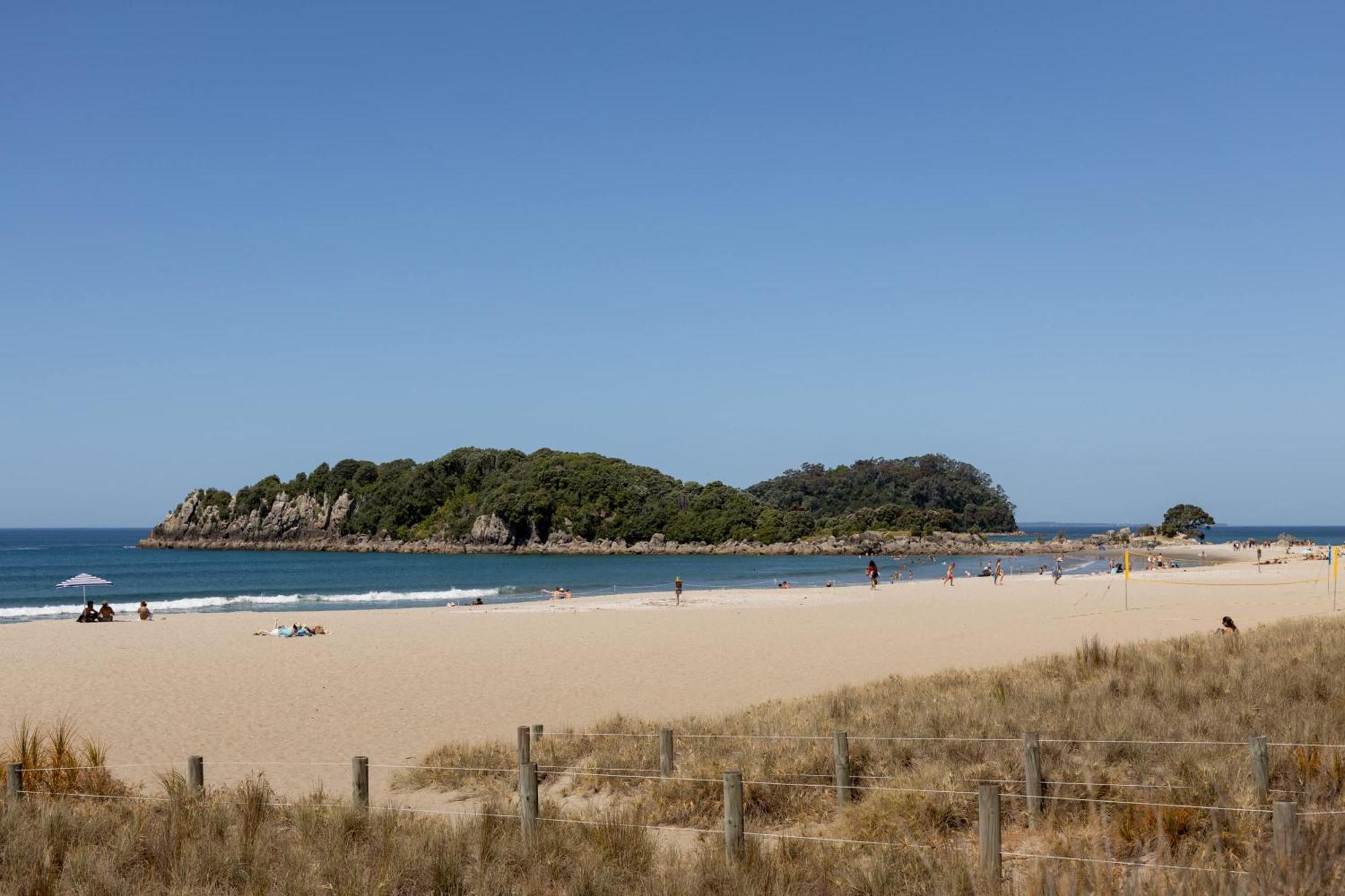 Stylish And Spacious, Downtown Mount Maunganui Exterior foto